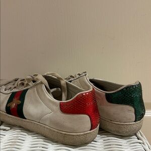 Gucci Sneakers with Red and Green BEE Details AUTHENTIC